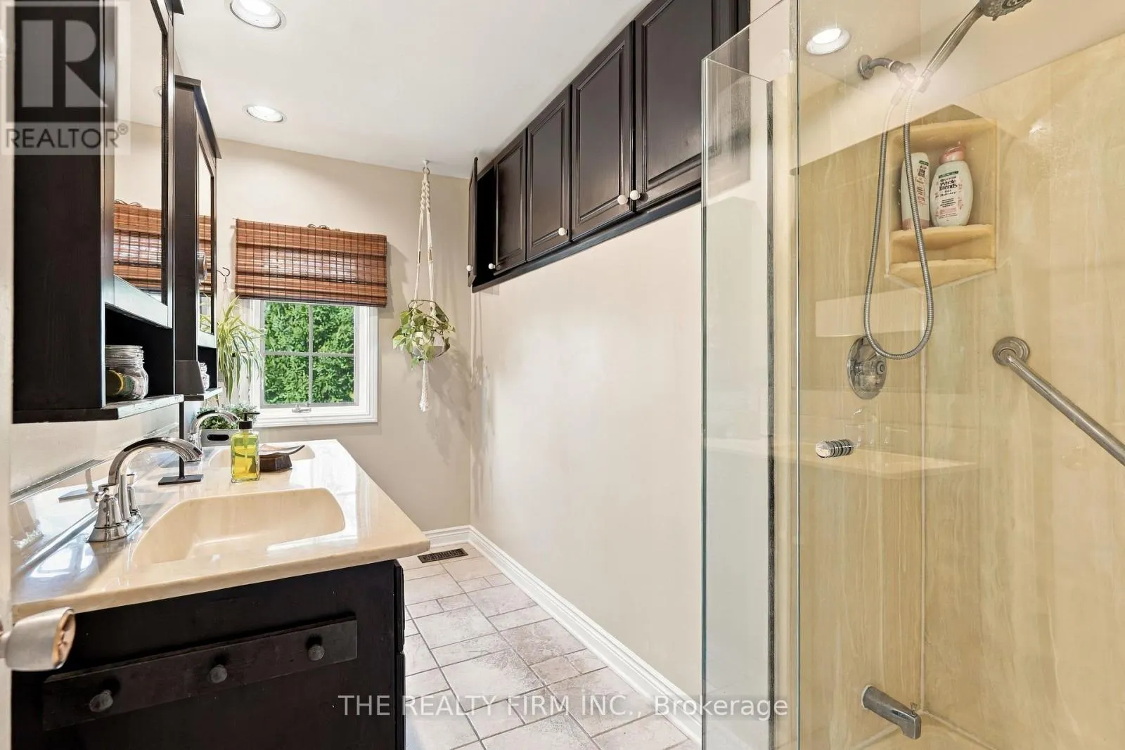 781 COMMISSIONERS ROAD W