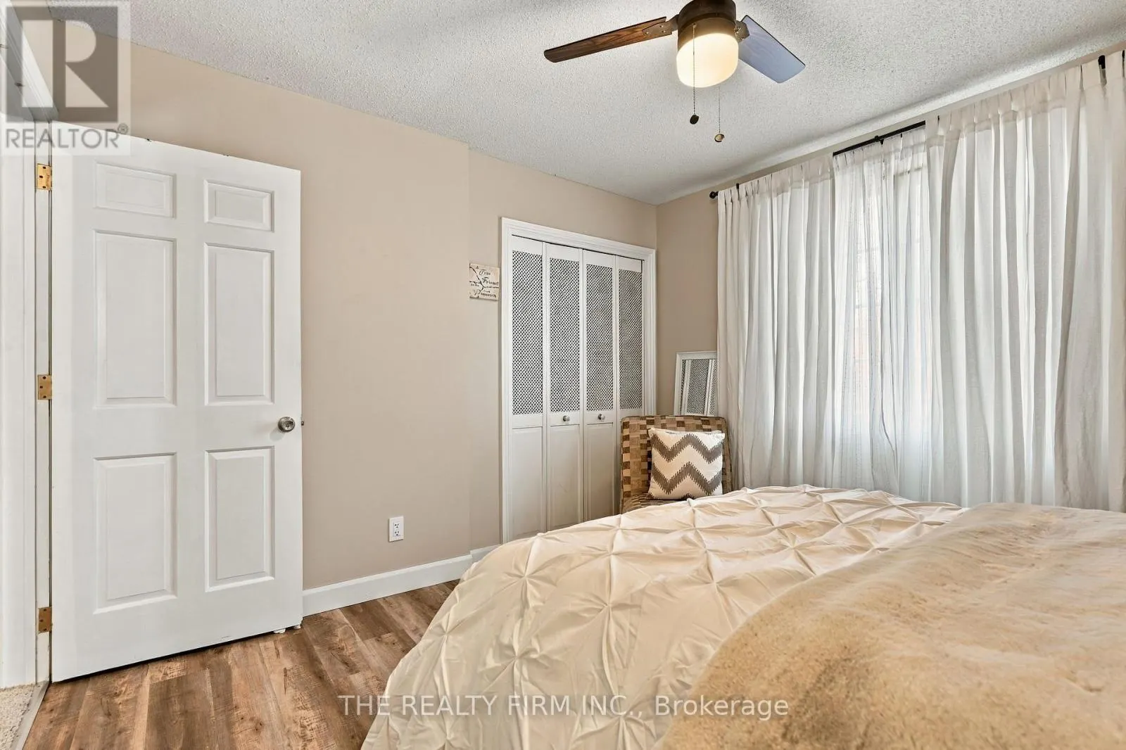 781 COMMISSIONERS ROAD W