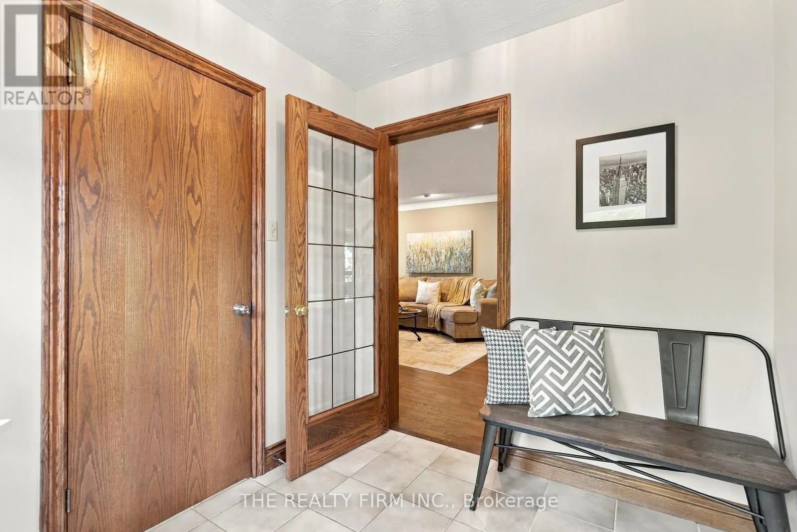 781 COMMISSIONERS ROAD W
