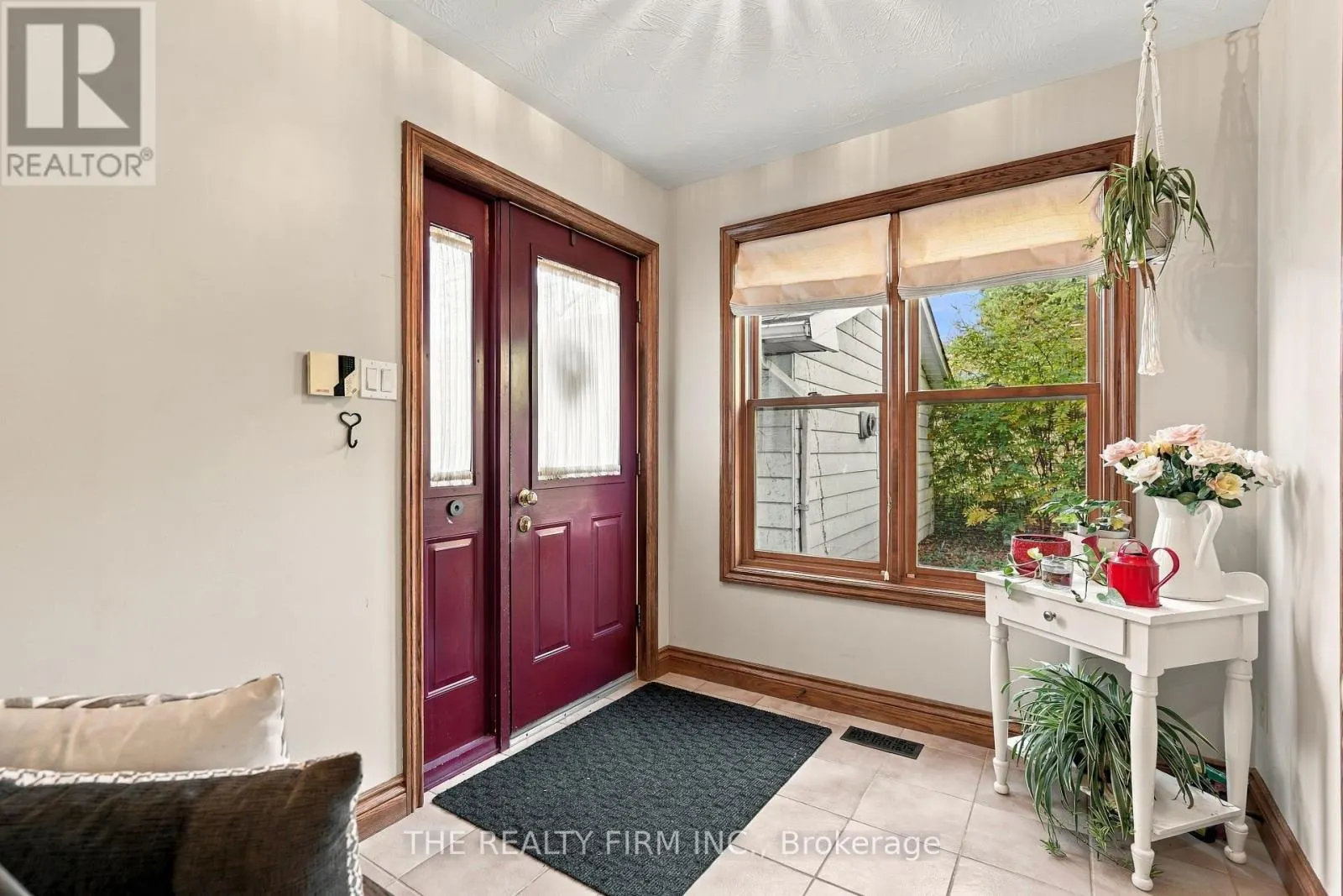 781 COMMISSIONERS ROAD W