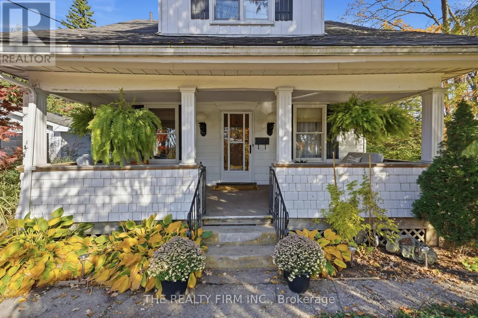 781 COMMISSIONERS ROAD W
