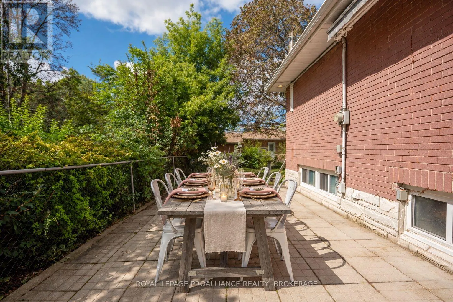 302 ARROWHEAD PLACE