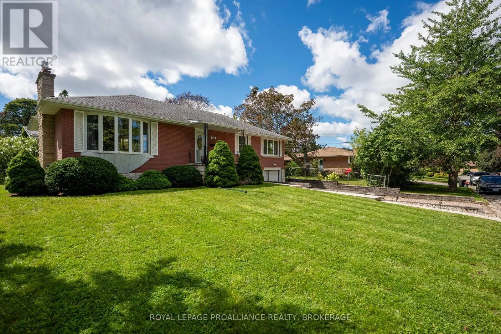 302 ARROWHEAD PLACE