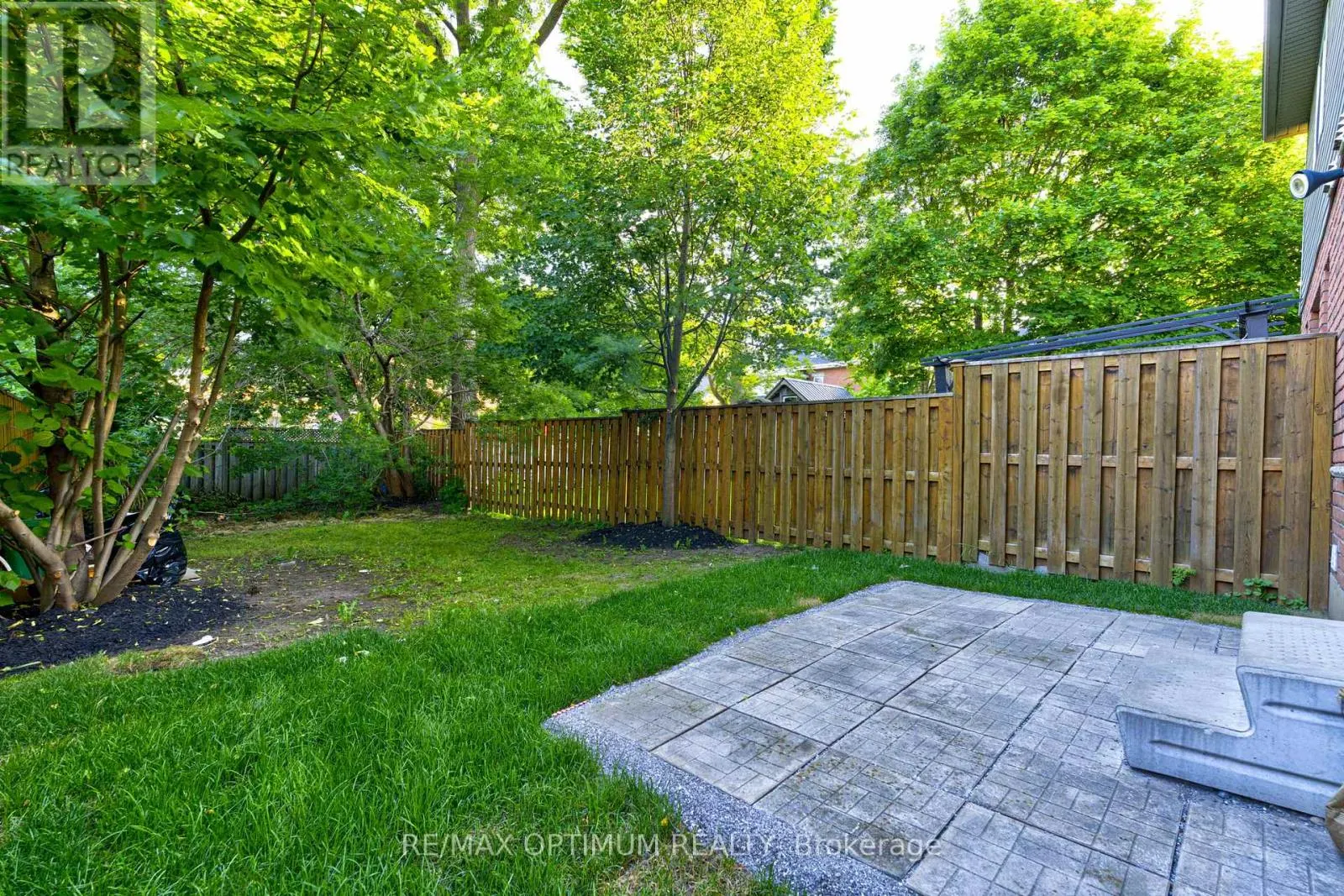 345 DALHOUSIE STREET