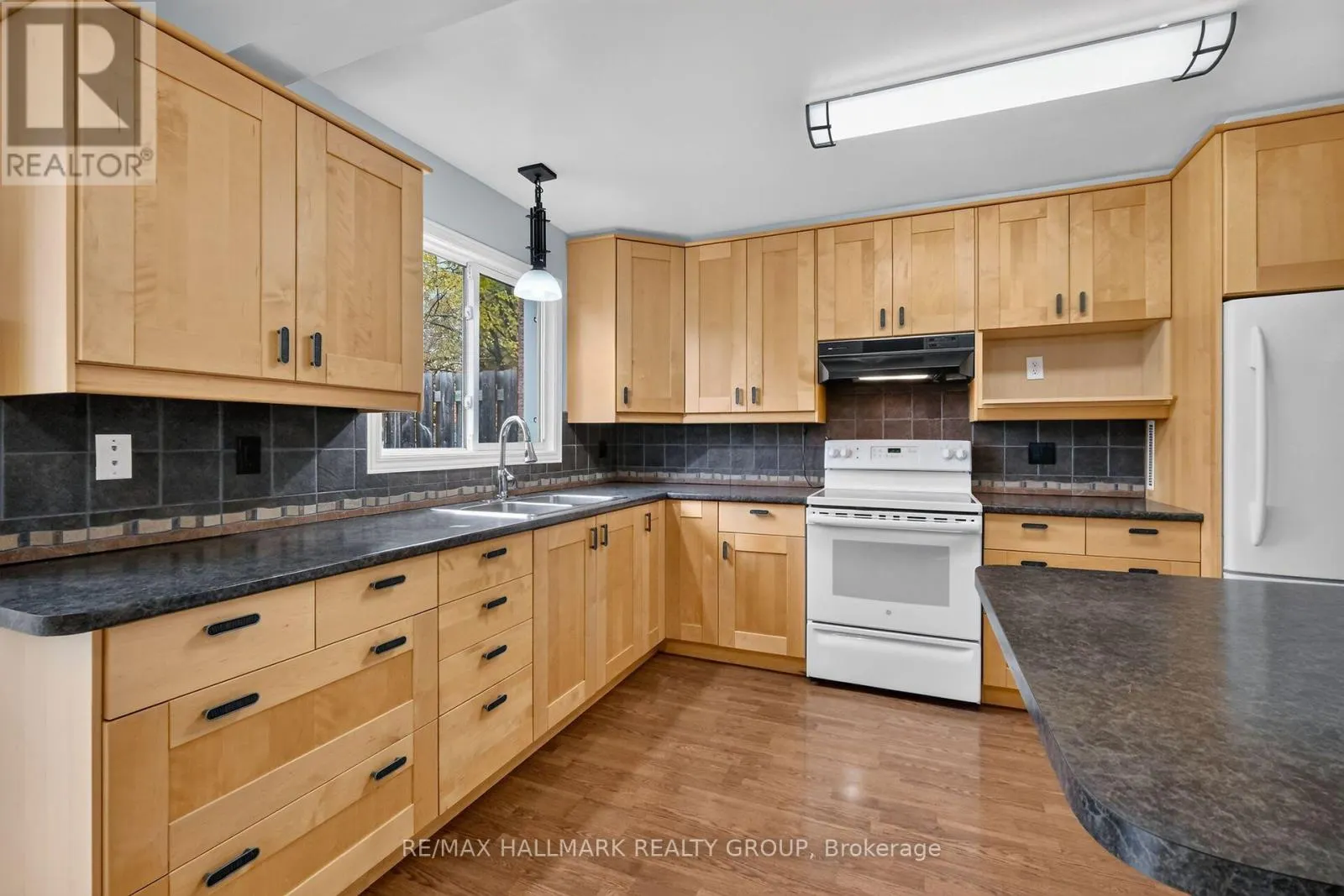 32 HAVENHURST CRESCENT