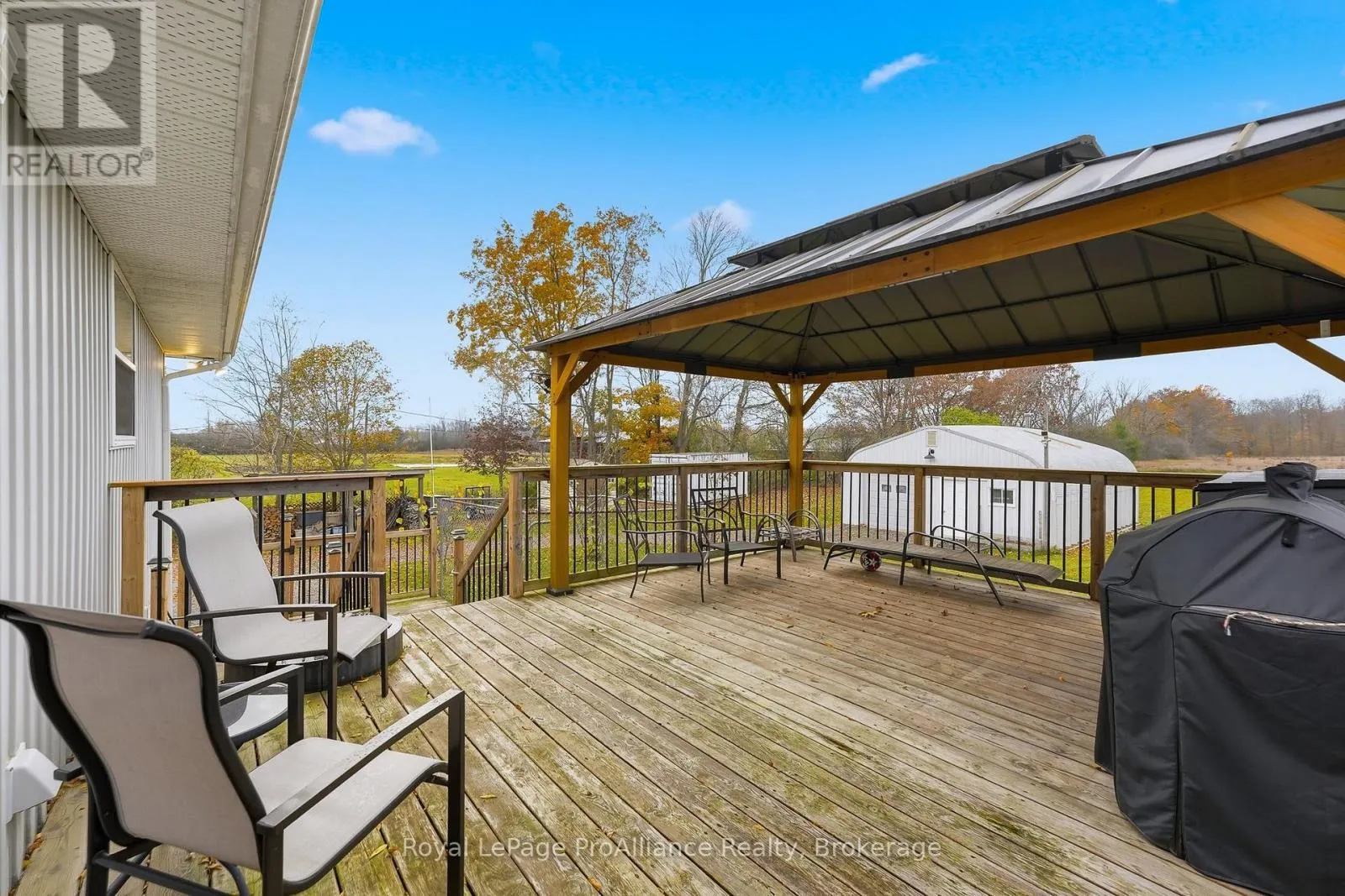 3158 VICTORIA ROAD