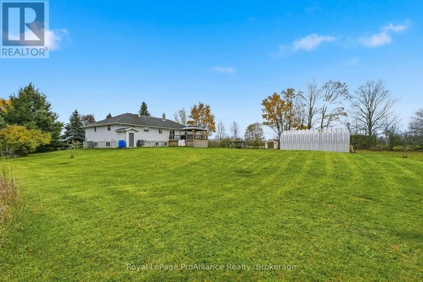 3158 VICTORIA ROAD