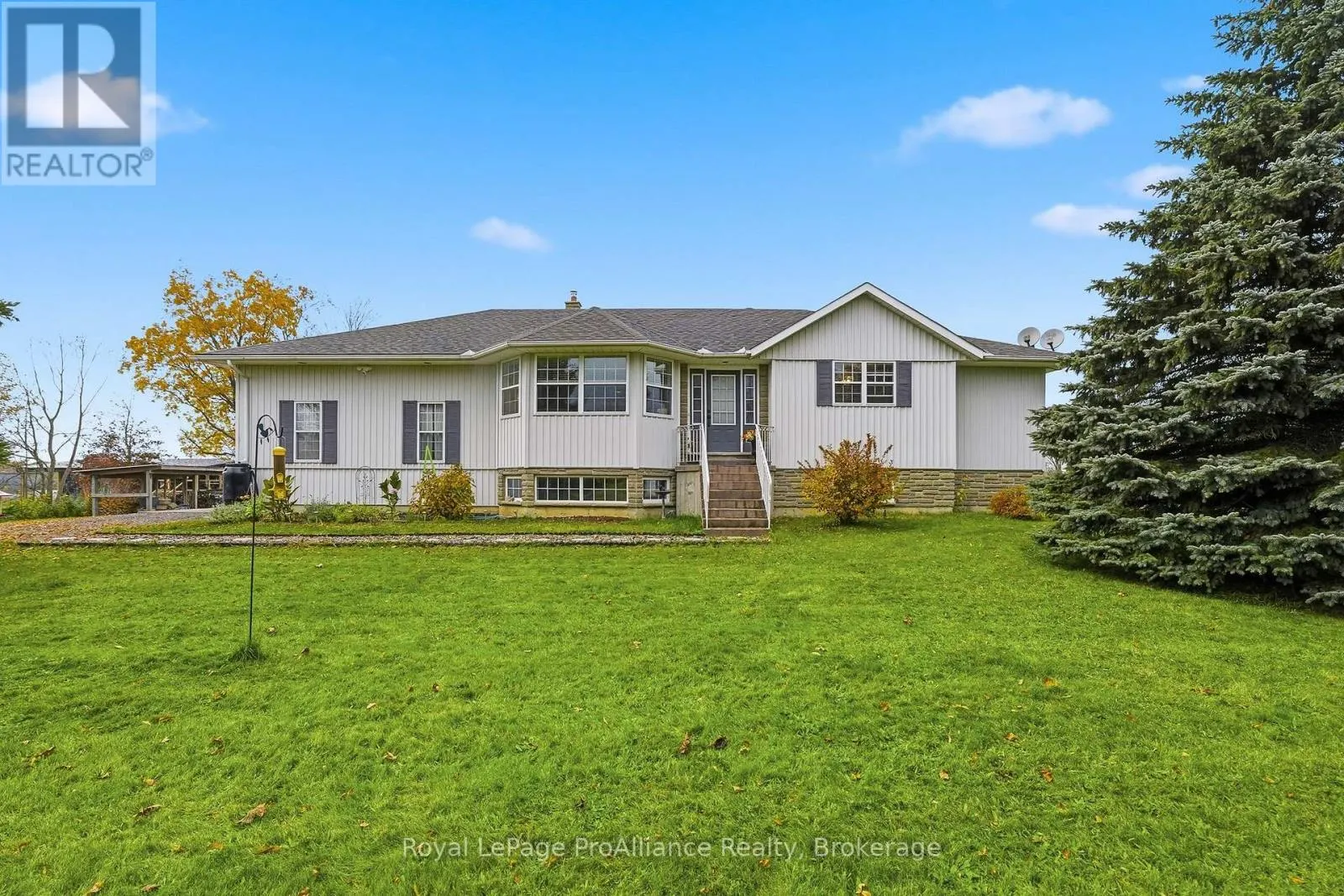 3158 VICTORIA ROAD