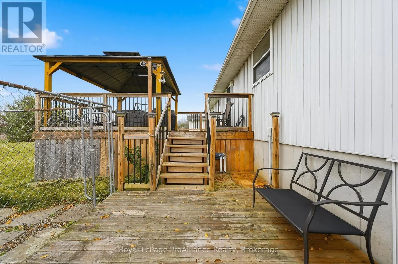 3158 VICTORIA ROAD