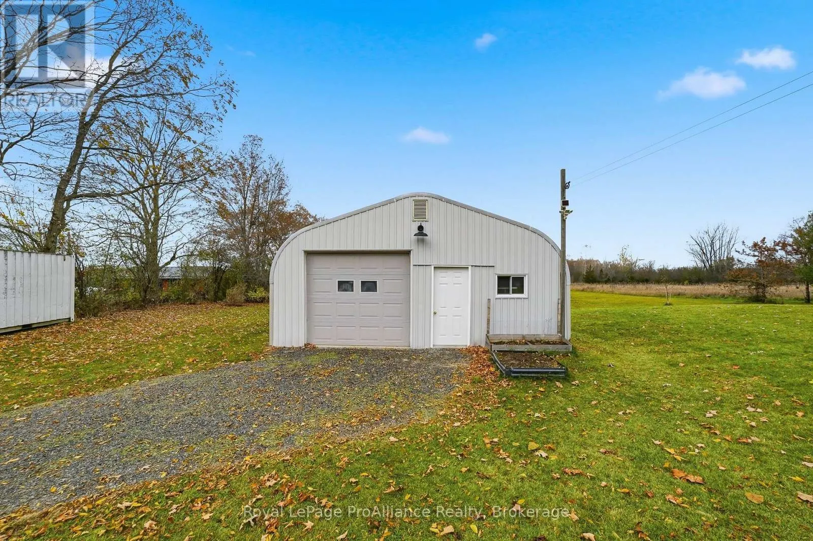 3158 VICTORIA ROAD