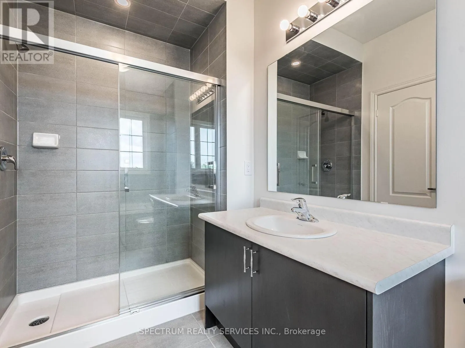 26 HOLCOMB TERRACE