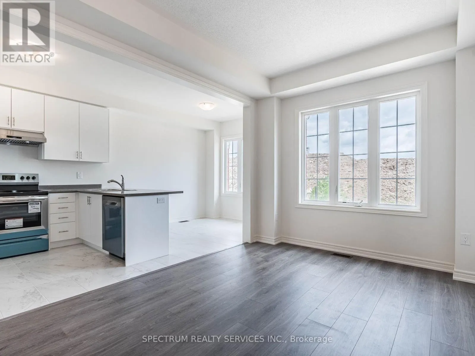26 HOLCOMB TERRACE