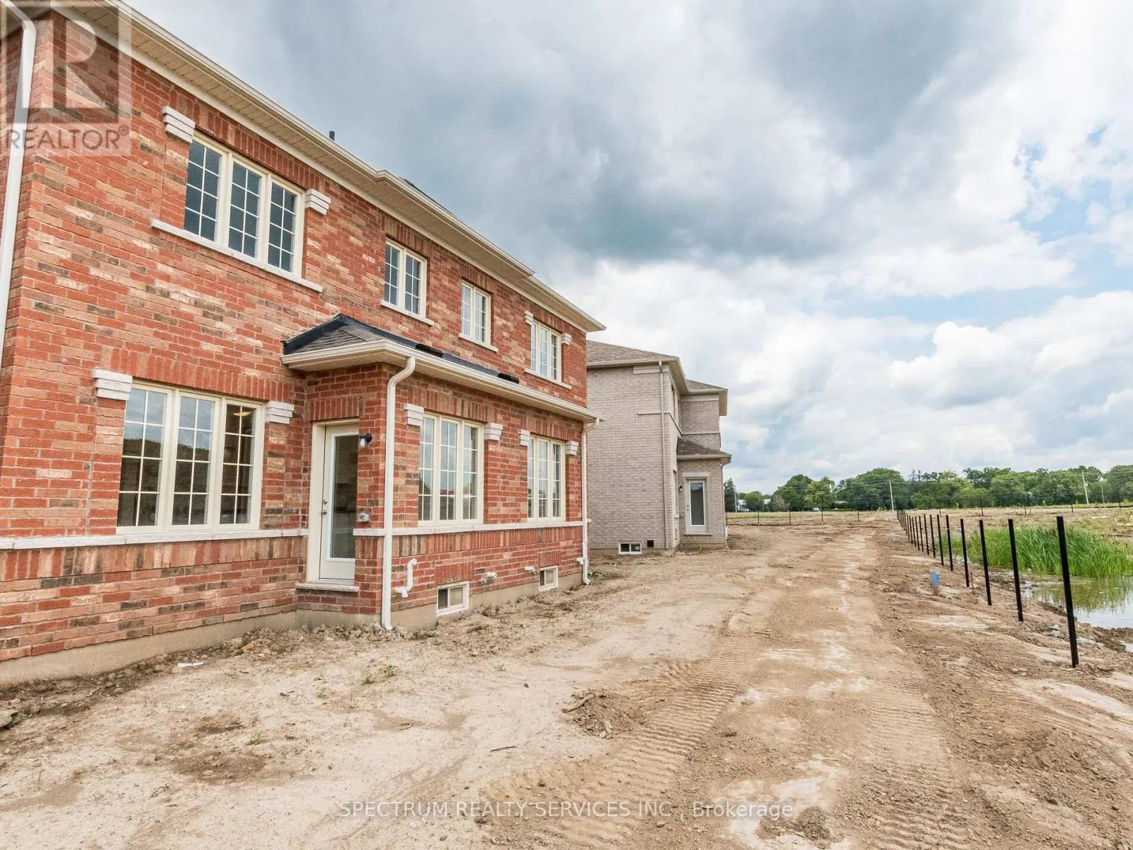 26 HOLCOMB TERRACE