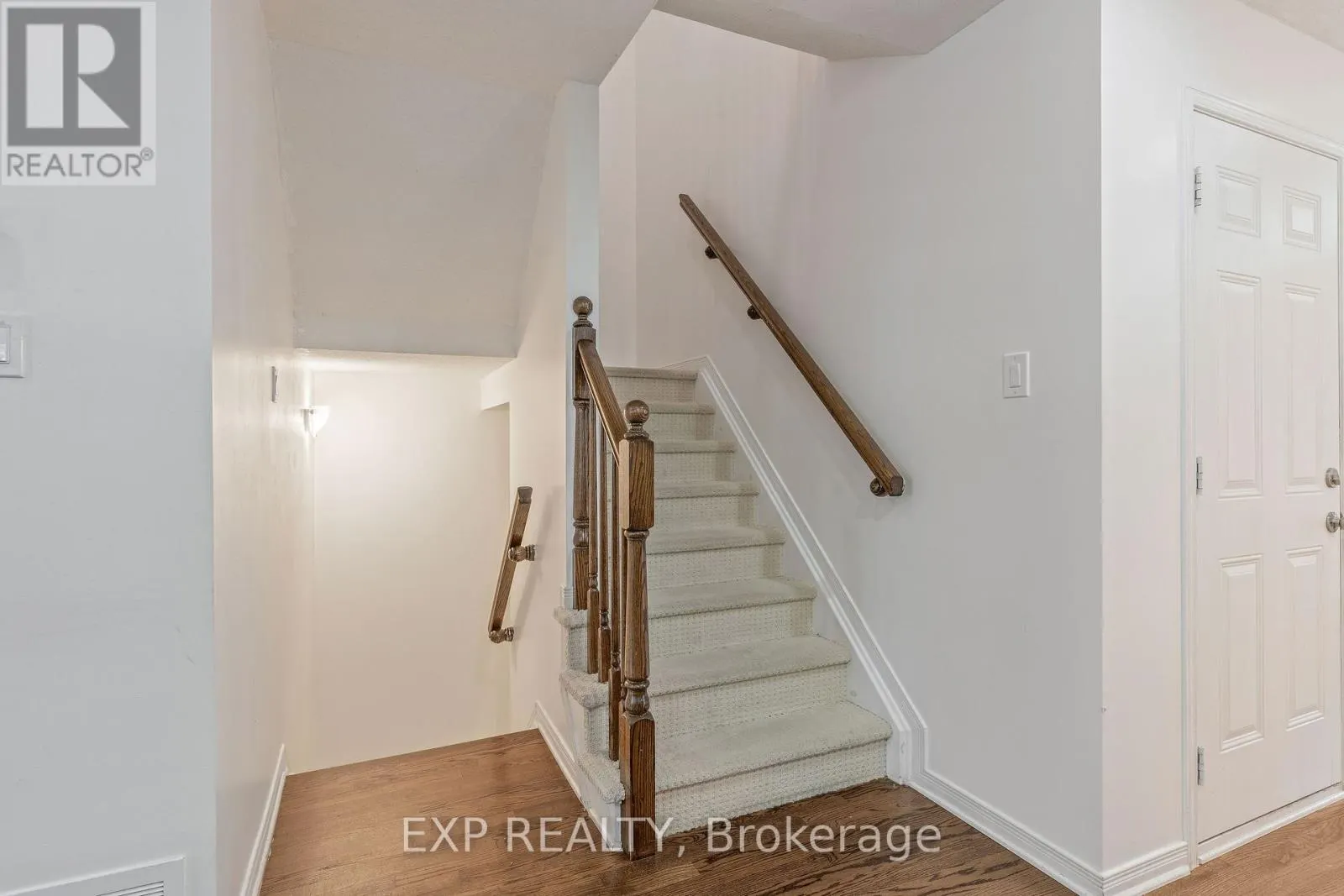 333 ROLLING MEADOW CRESCENT