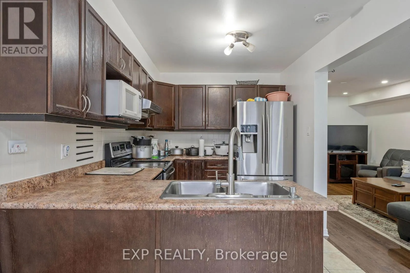 333 ROLLING MEADOW CRESCENT