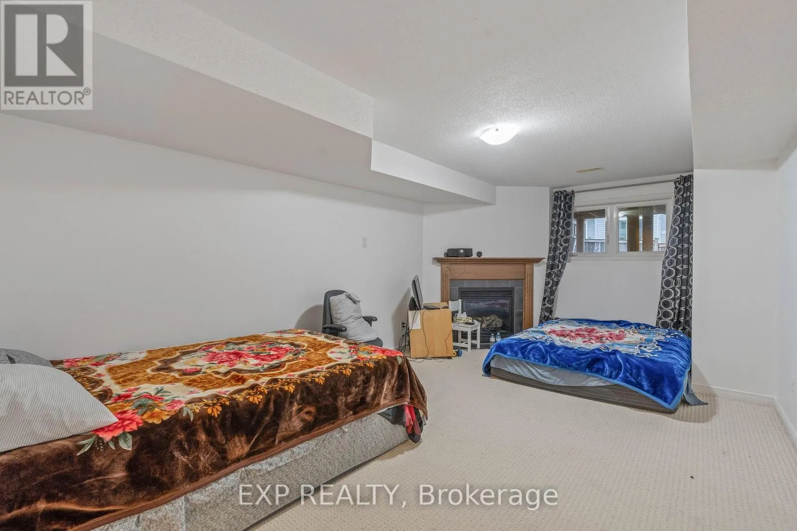 333 ROLLING MEADOW CRESCENT