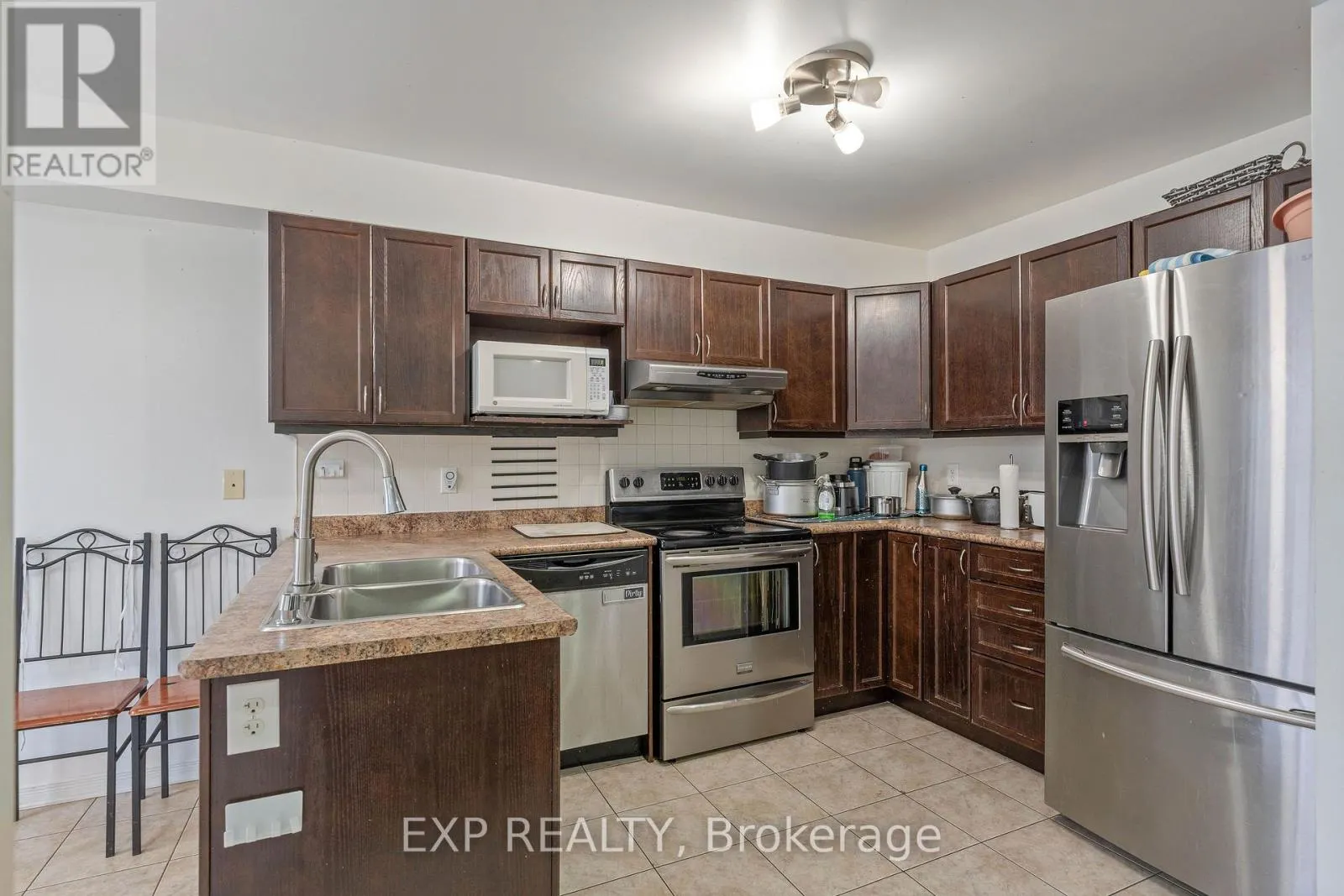 333 ROLLING MEADOW CRESCENT