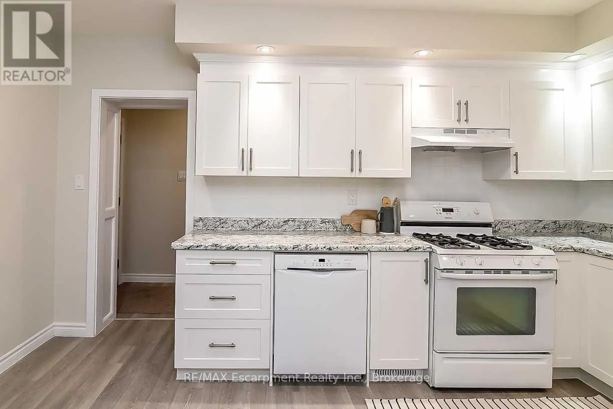 2 - 285 BALMORAL AVENUE N #2