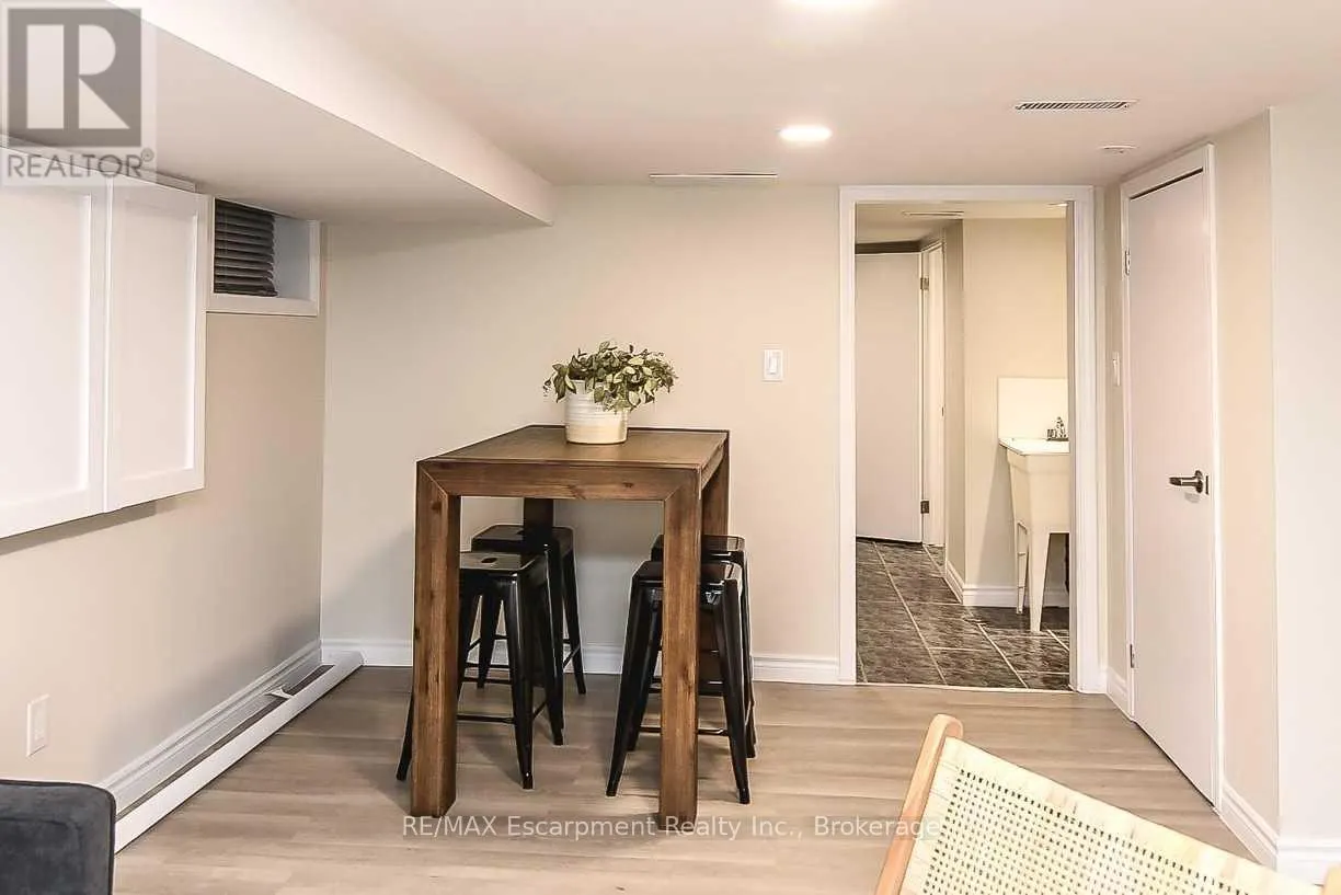 2 - 285 BALMORAL AVENUE N #2