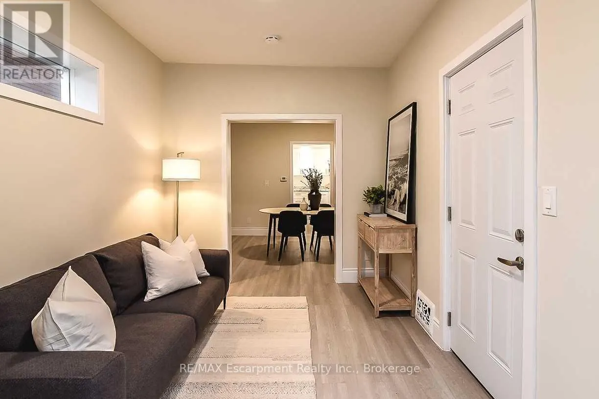 2 - 285 BALMORAL AVENUE N #2