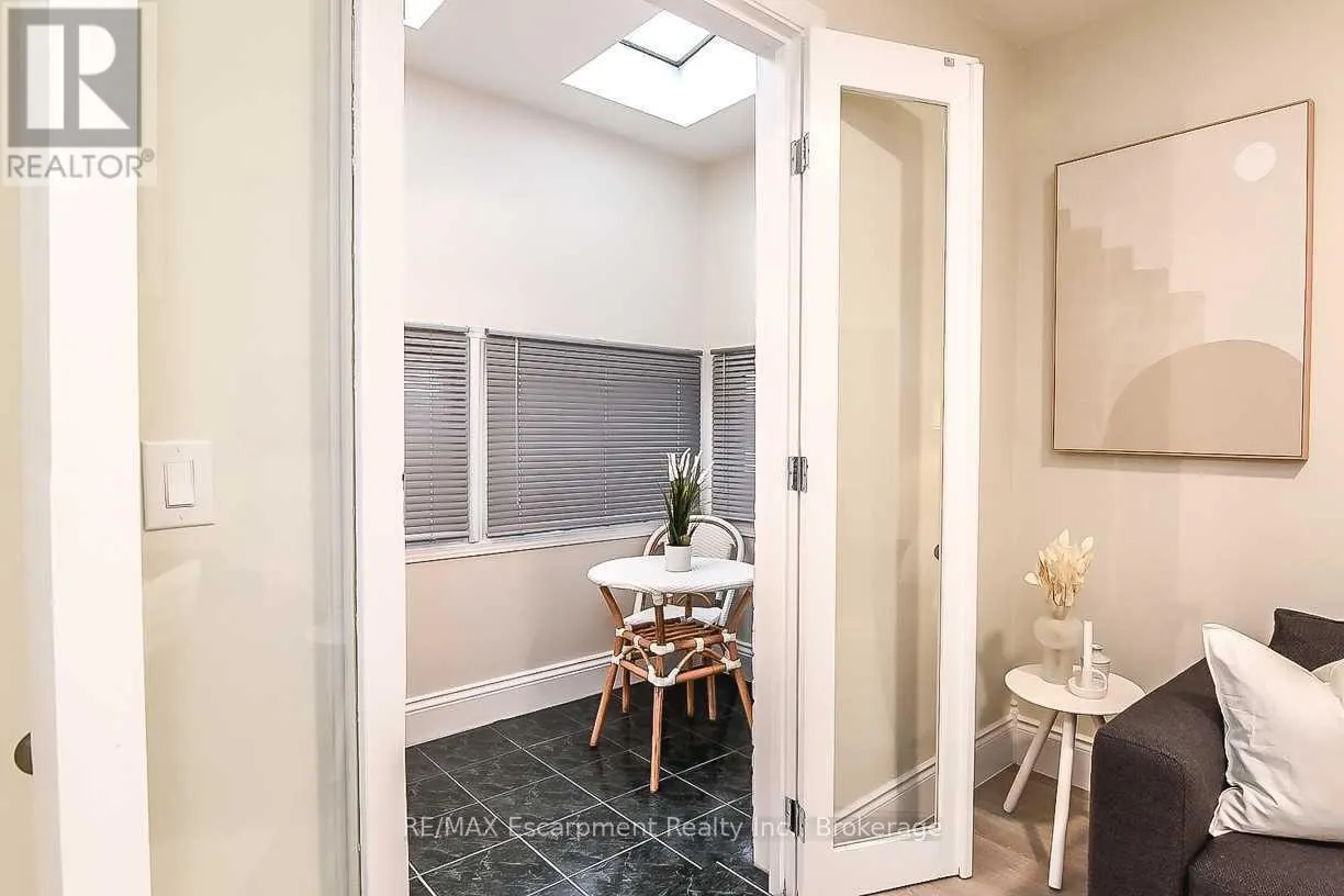 2 - 285 BALMORAL AVENUE N #2