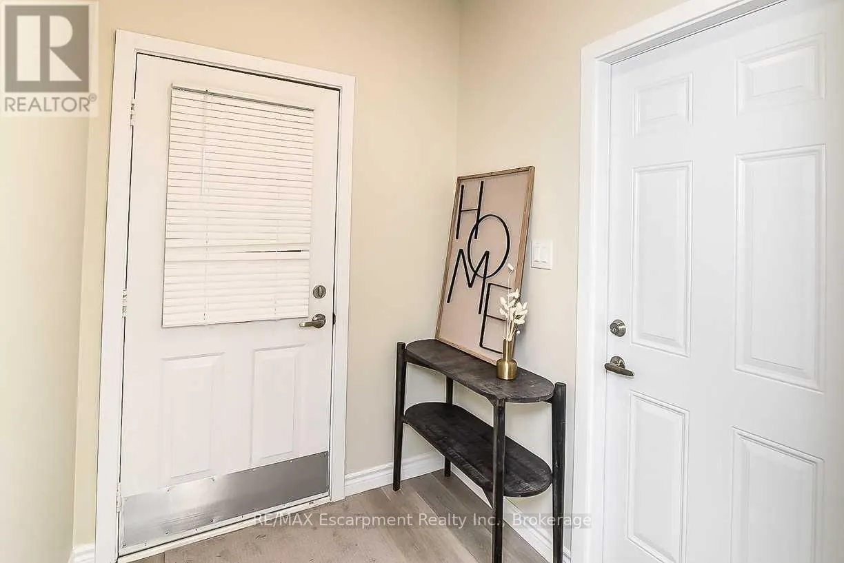 2 - 285 BALMORAL AVENUE N #2