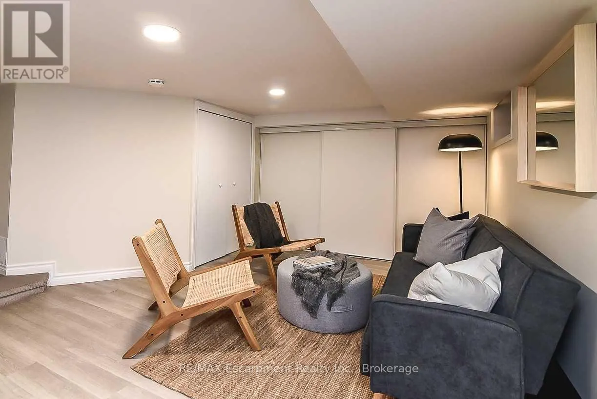2 - 285 BALMORAL AVENUE N #2