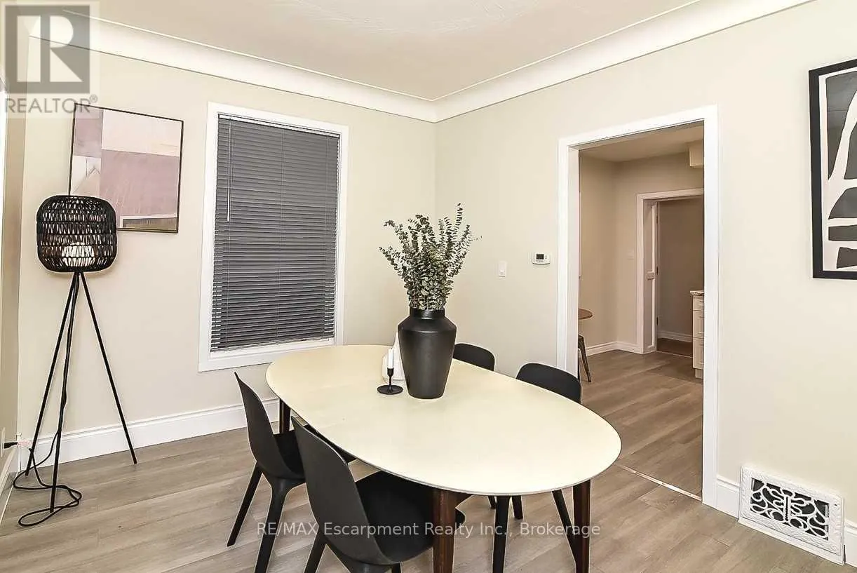 2 - 285 BALMORAL AVENUE N #2