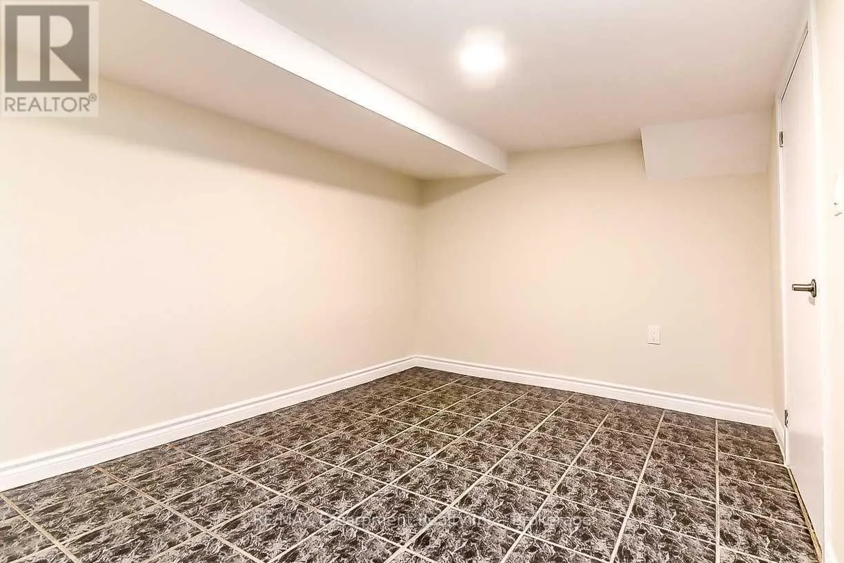 2 - 285 BALMORAL AVENUE N #2