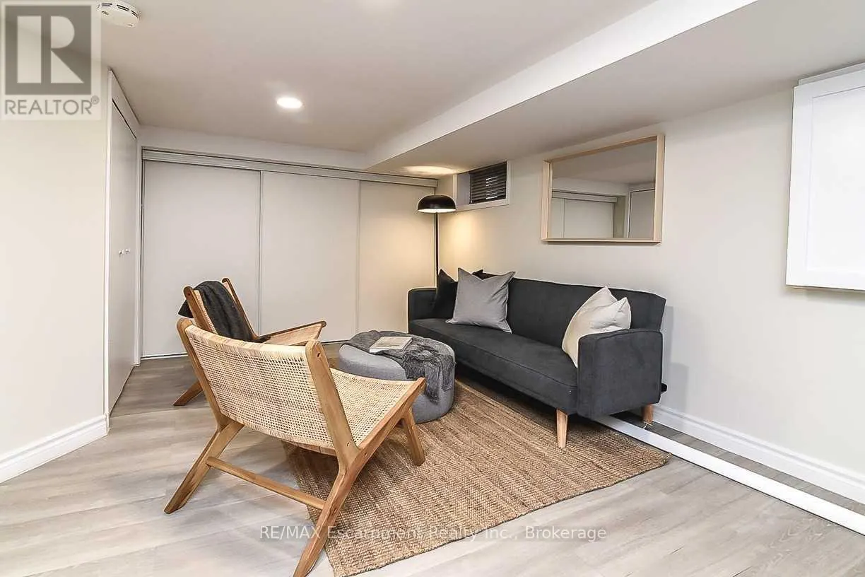 2 - 285 BALMORAL AVENUE N #2