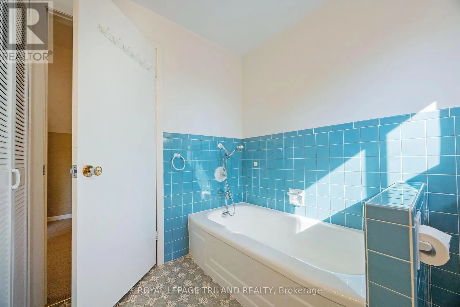 790 RIVERSIDE DRIVE