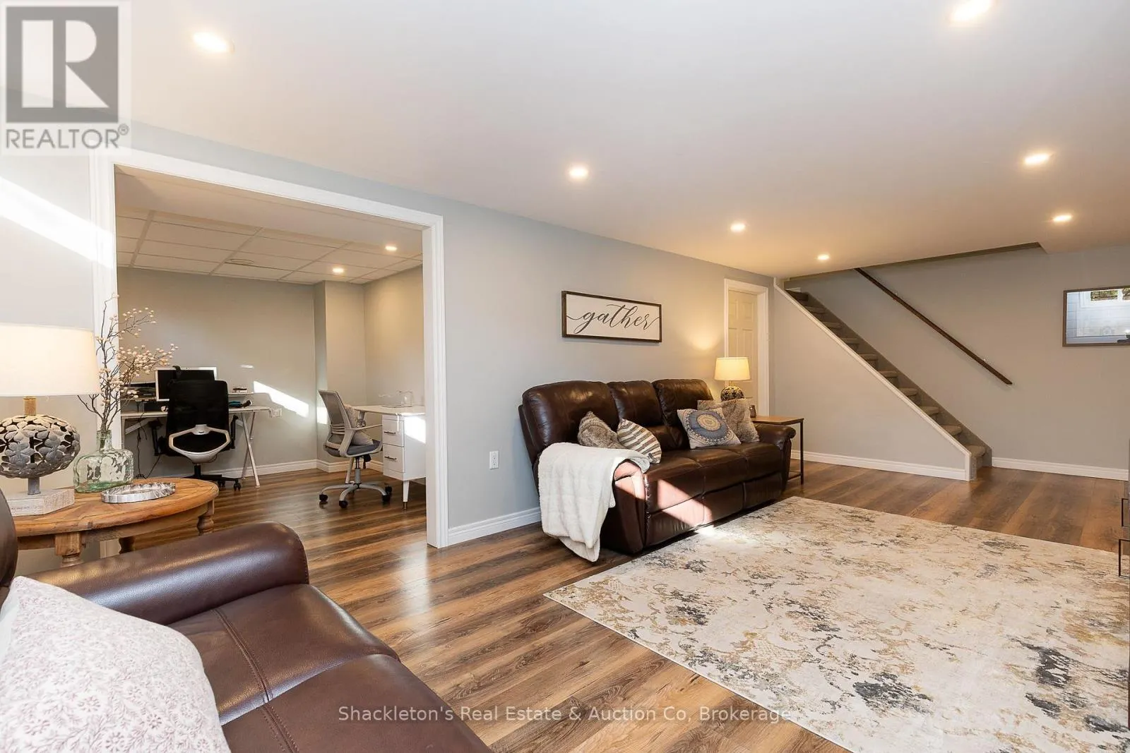 102 WATERLOO STREET S