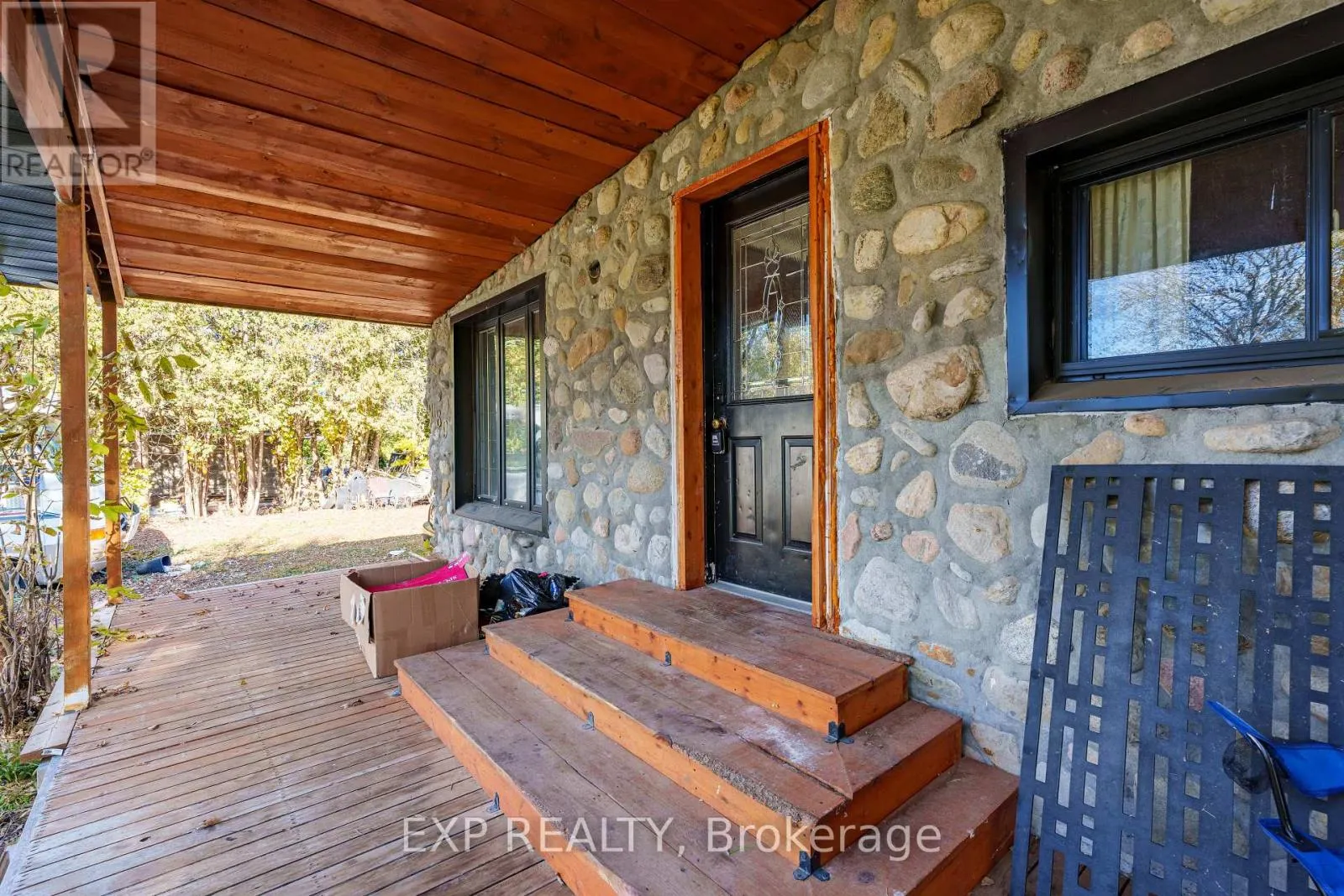 1089 ARMSTRONG ROAD