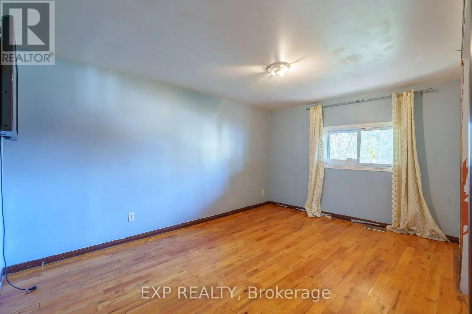 1089 ARMSTRONG ROAD