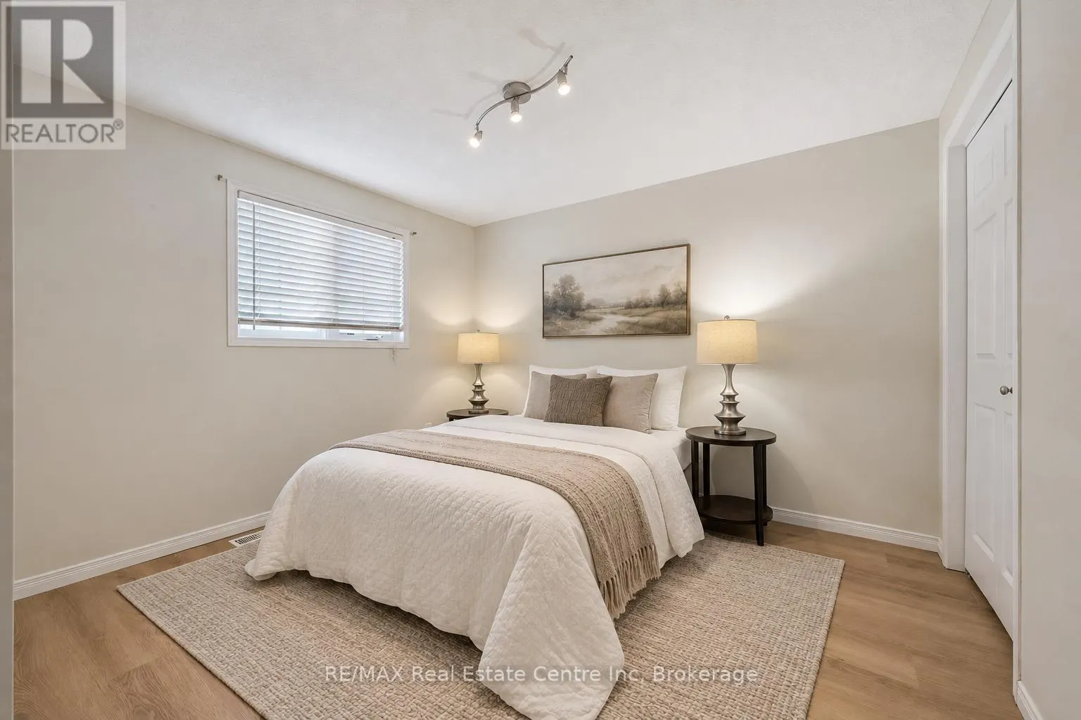 38 - 210 DAWN AVENUE #38