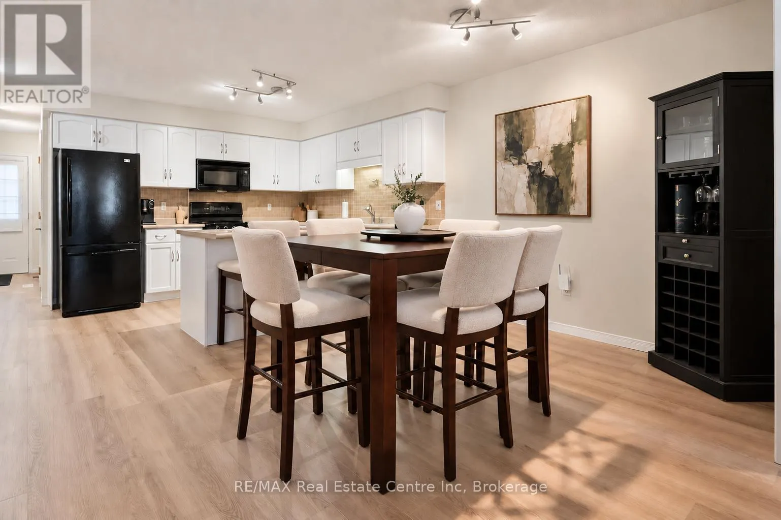 38 - 210 DAWN AVENUE #38