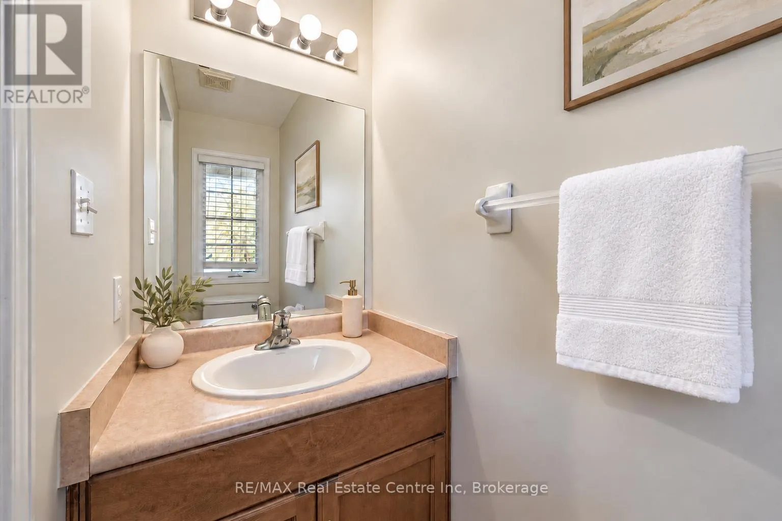 38 - 210 DAWN AVENUE #38