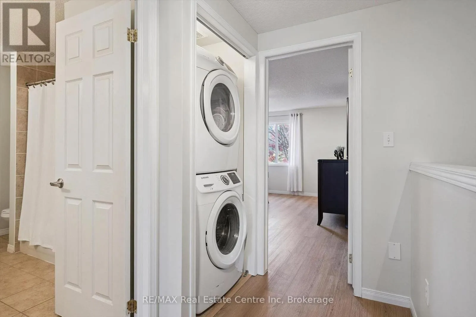 38 - 210 DAWN AVENUE #38