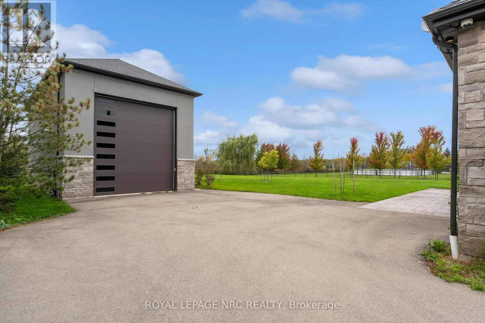 11037 NIAGARA RIVER PARKWAY