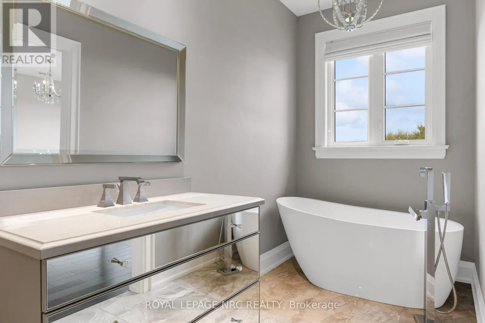 11037 NIAGARA RIVER PARKWAY