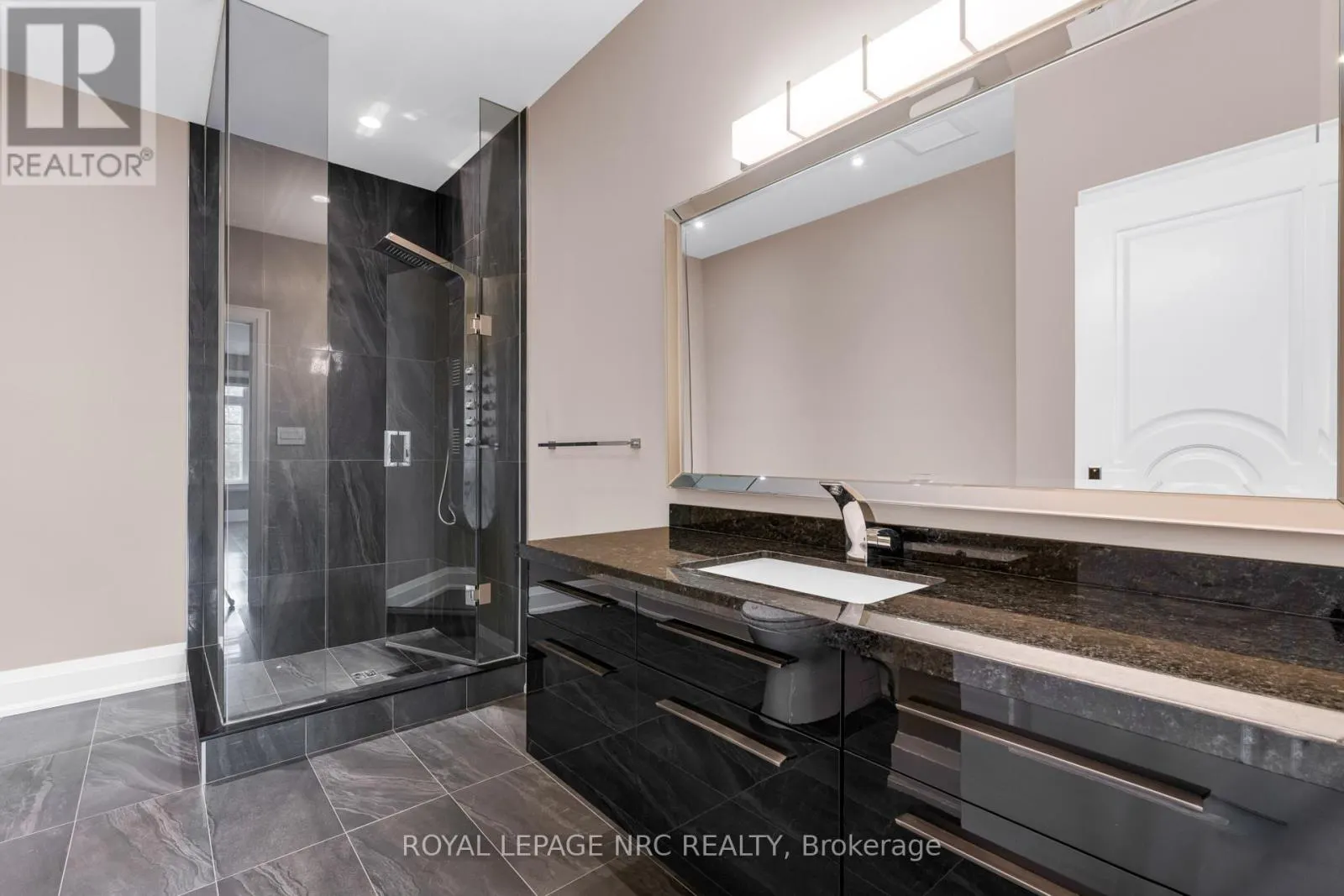 11037 NIAGARA RIVER PARKWAY