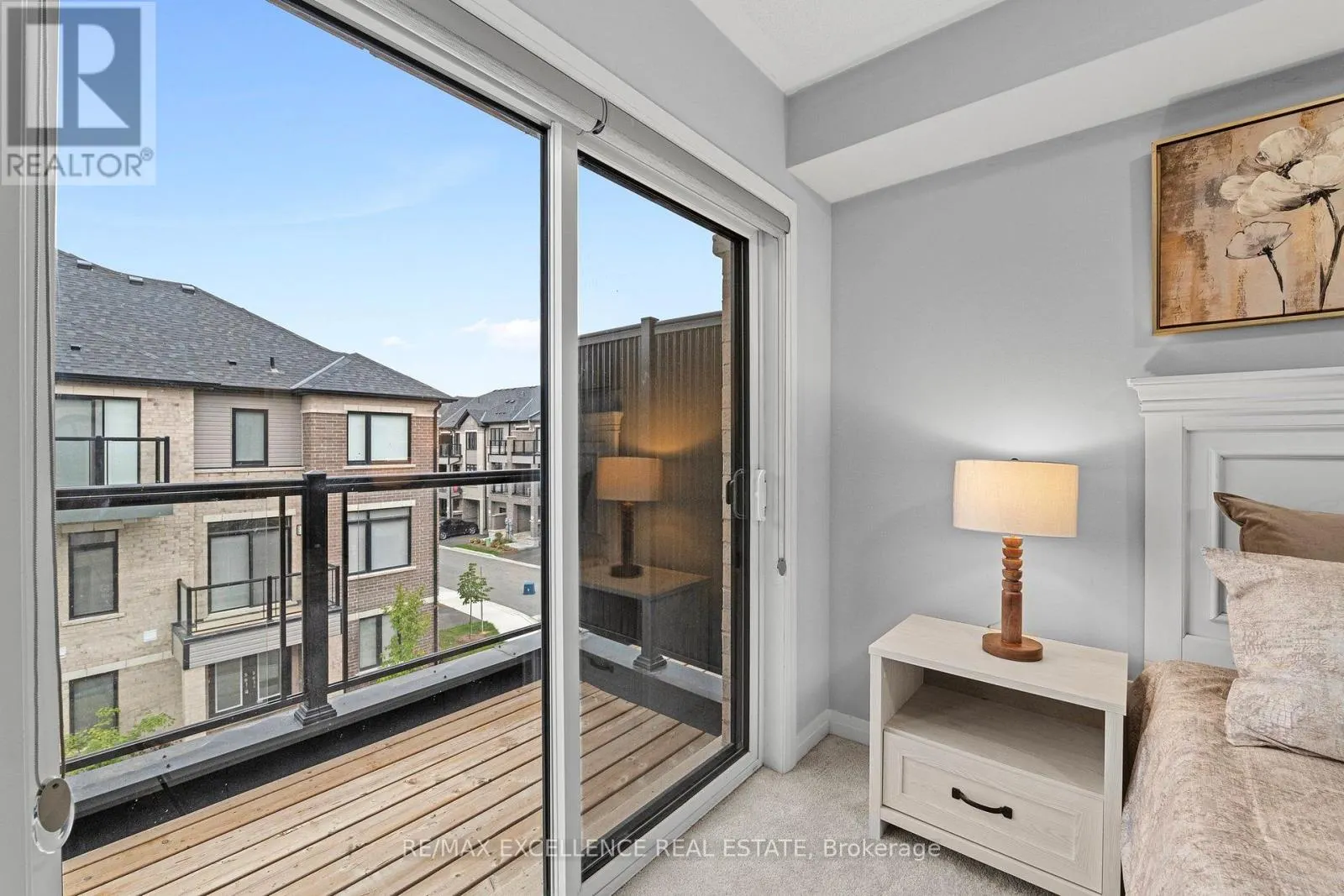 1117 - 585 COLBRONE STREET E