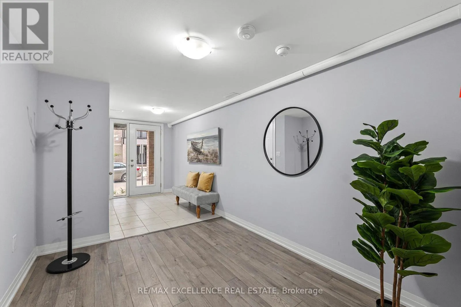 1117 - 585 COLBRONE STREET E