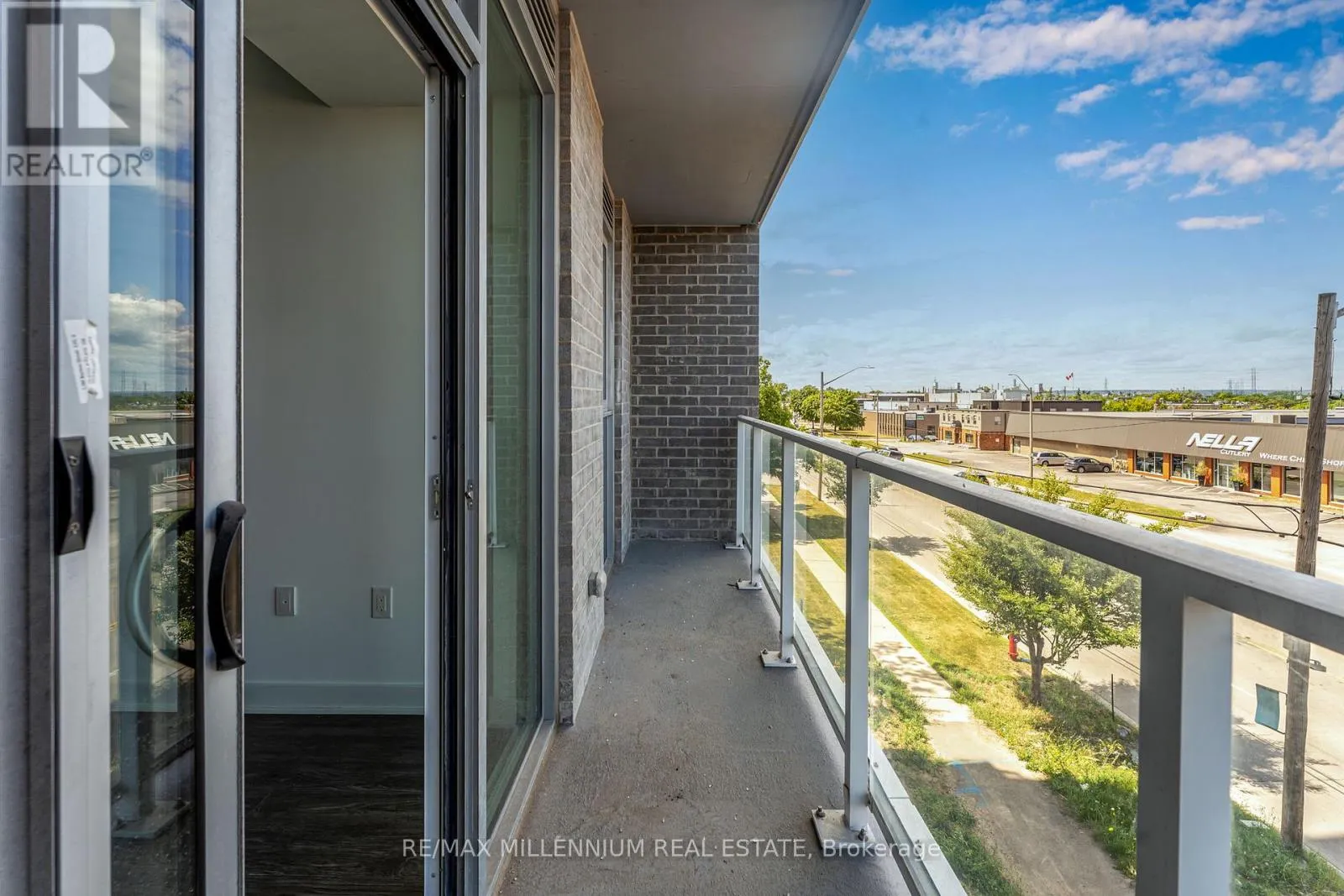 208 - 2782 BARTON STREET E