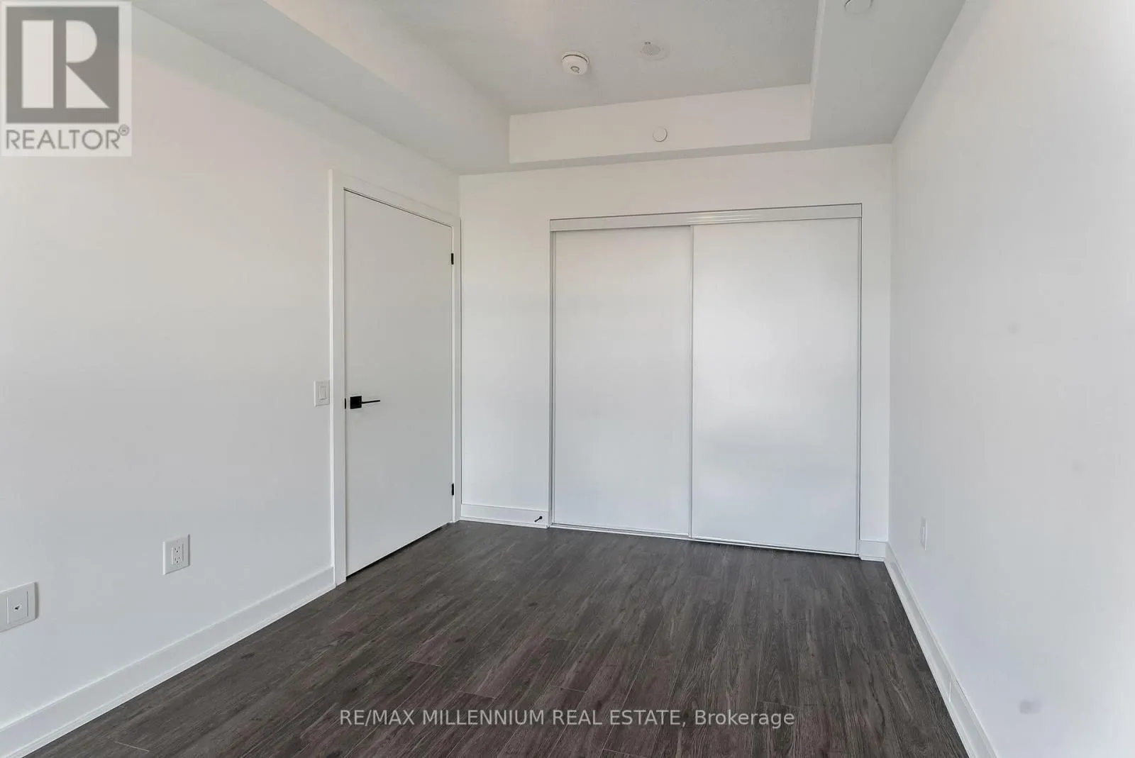 208 - 2782 BARTON STREET E
