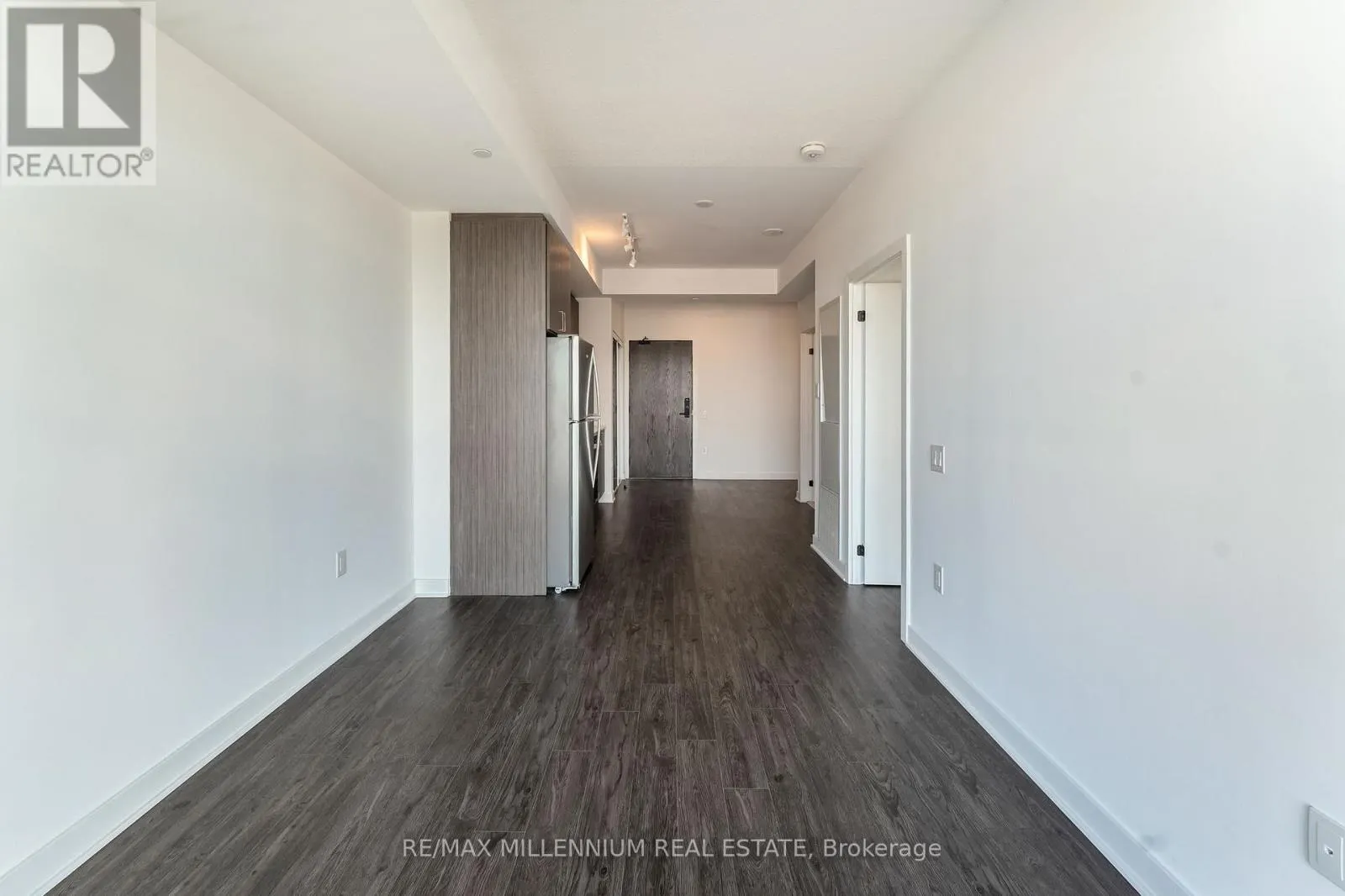 208 - 2782 BARTON STREET E