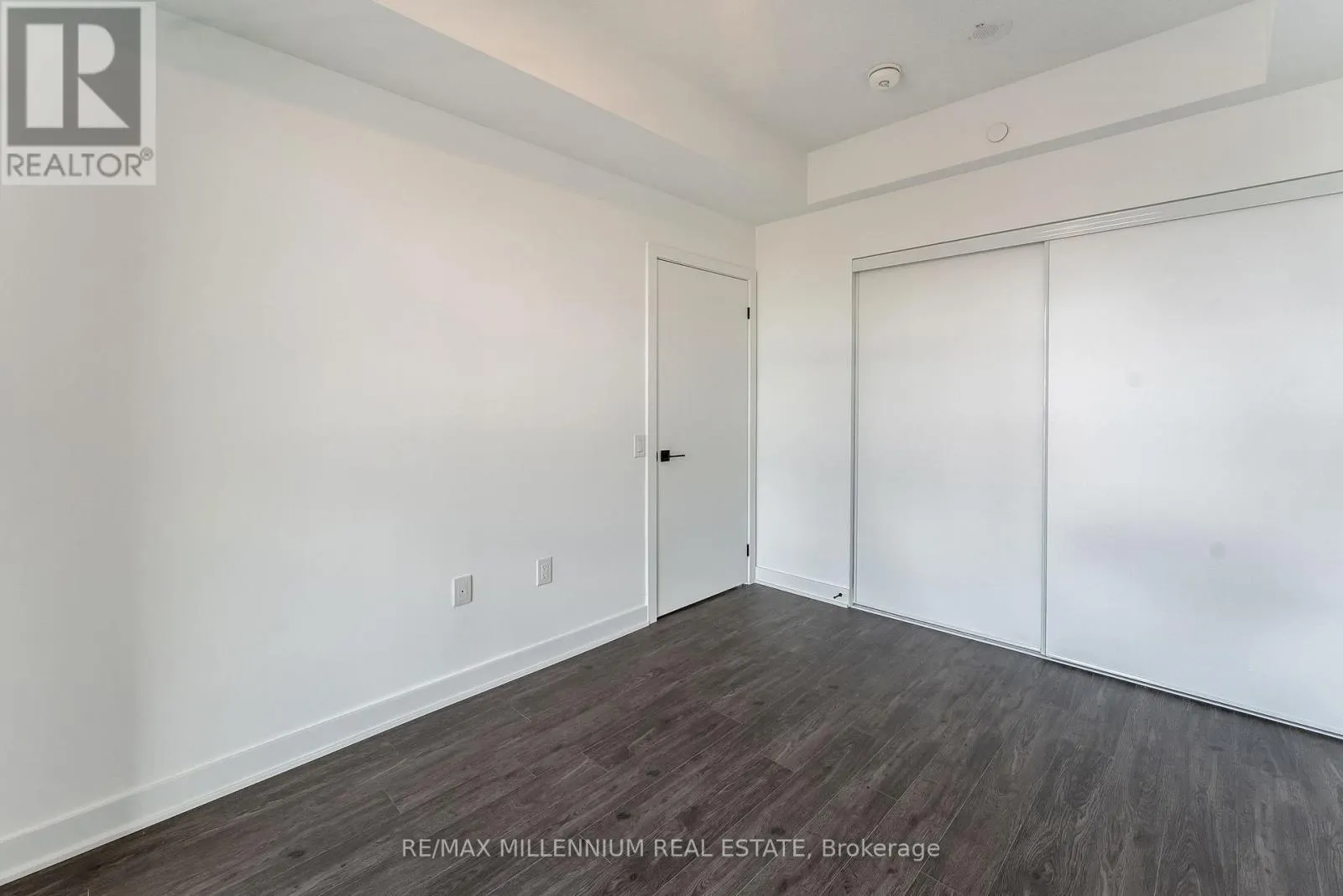 208 - 2782 BARTON STREET E