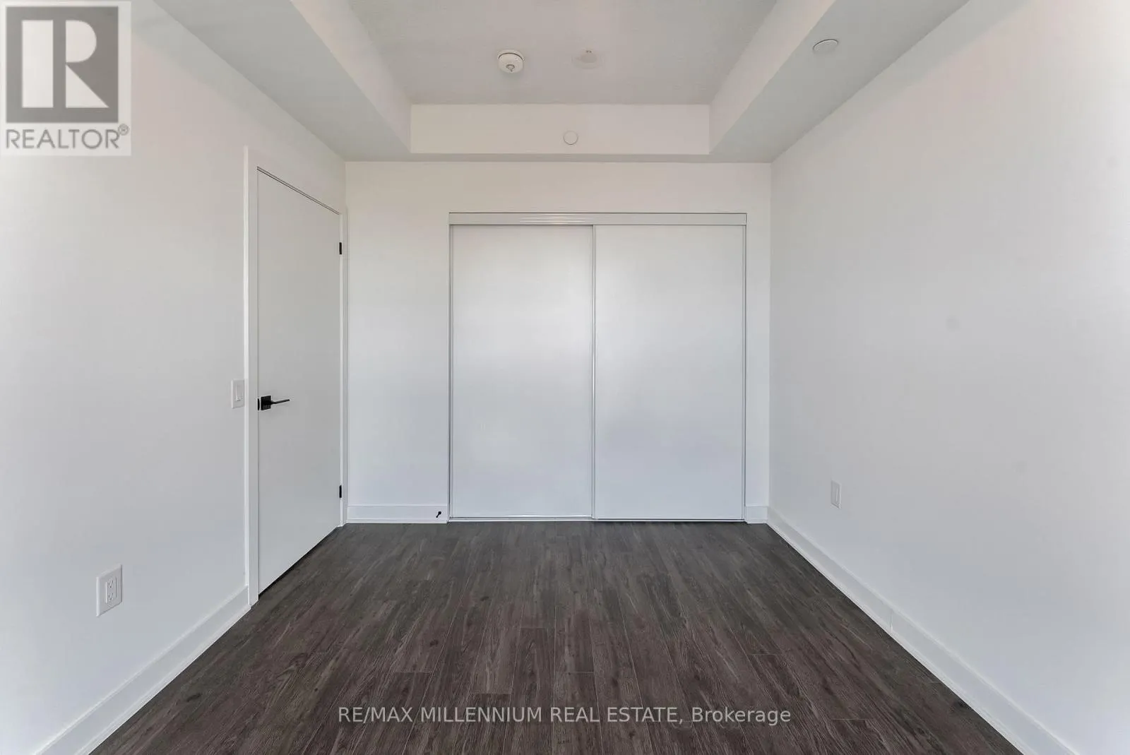 208 - 2782 BARTON STREET E