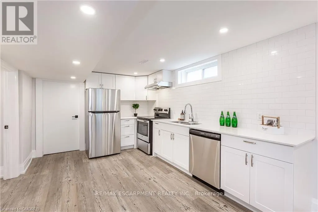2 - 134 DESCHESNE AVENUE