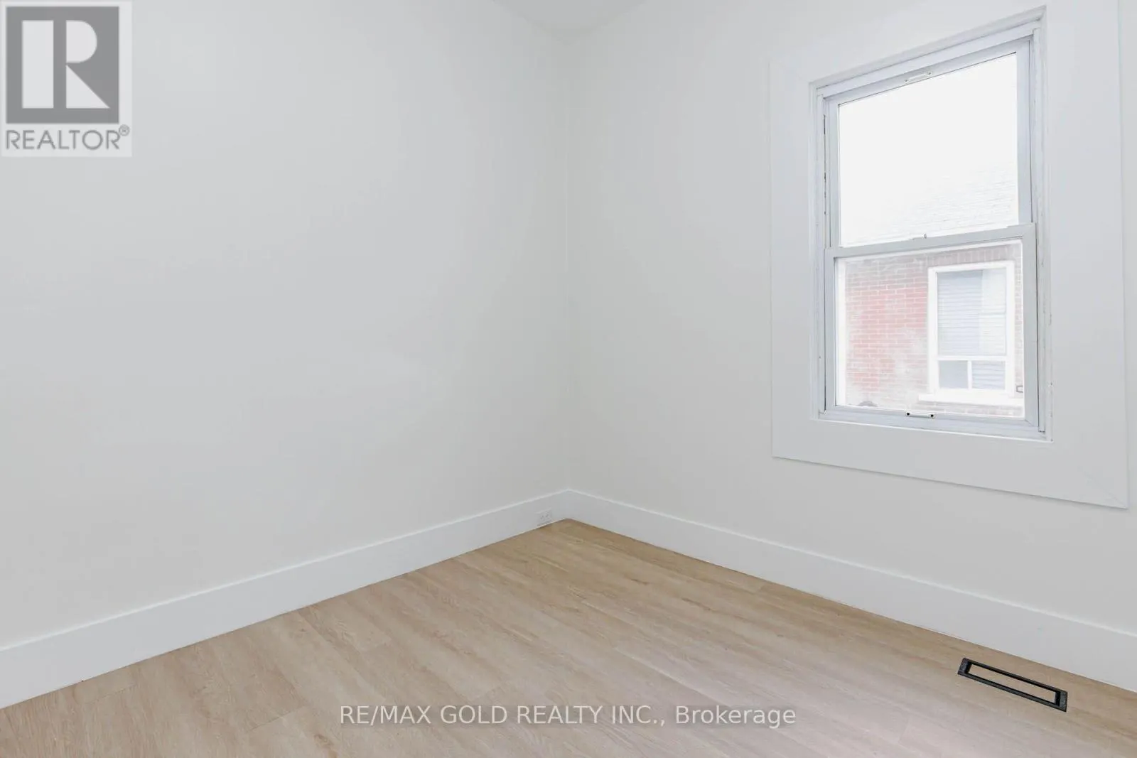 108 NORFOLK AVENUE